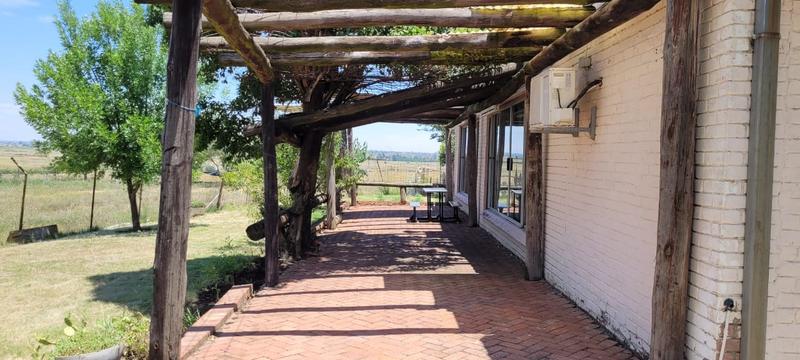 5 Bedroom Property for Sale in Bloemspruit Free State